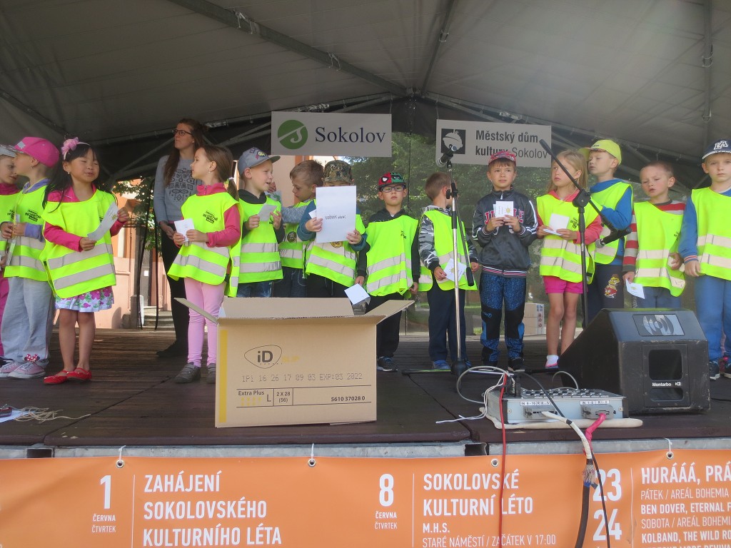 Dopoledne s lavičkami - MŠ Barevný klíček