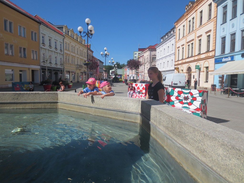 Dopoledne s lavičkami - MŠ Barevný klíček